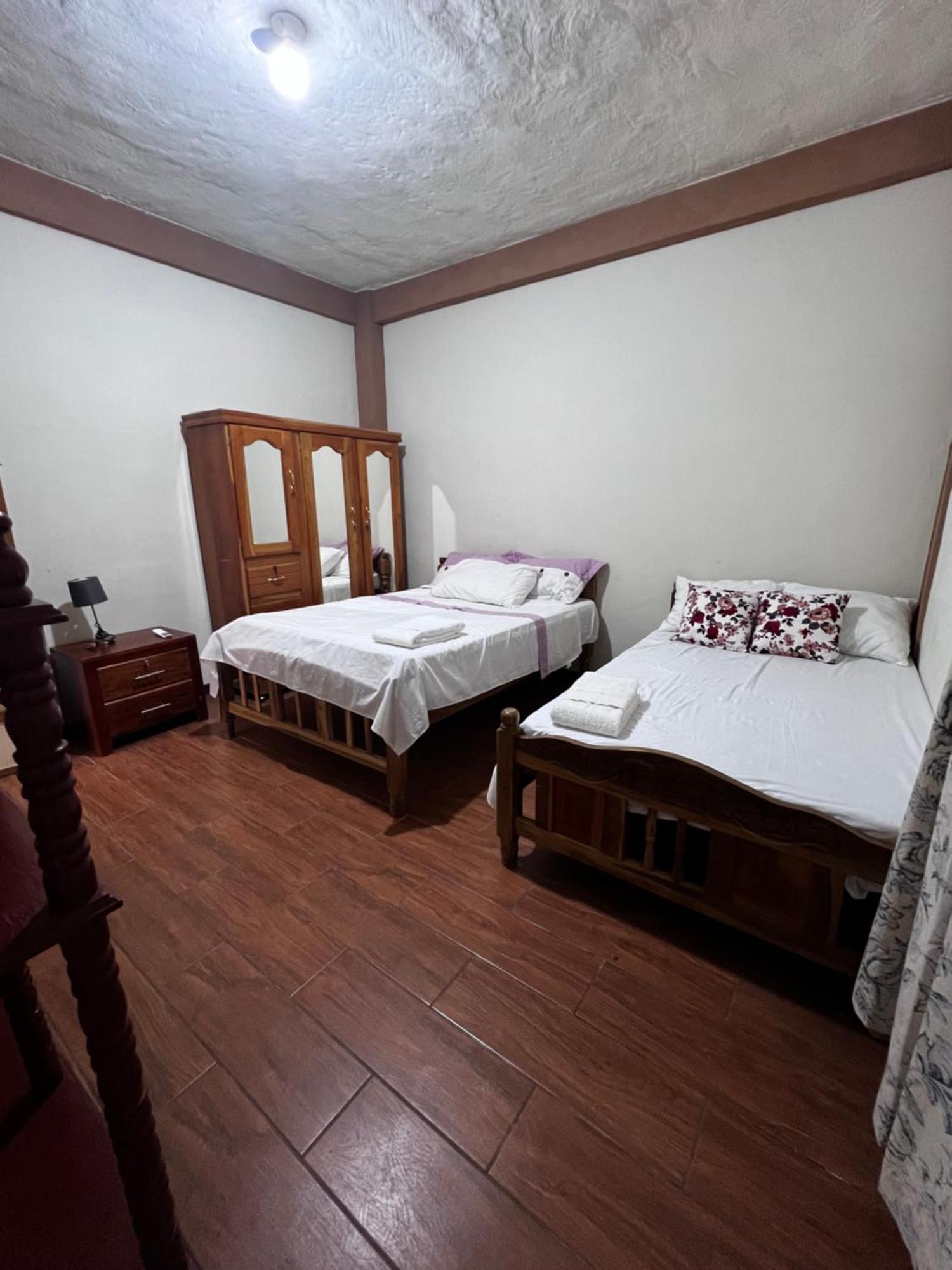 Ibania Hostal Tamanique Szoba fotó